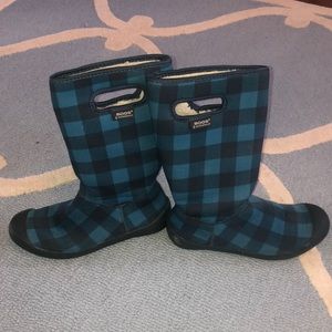Plaid waterproof Bogs